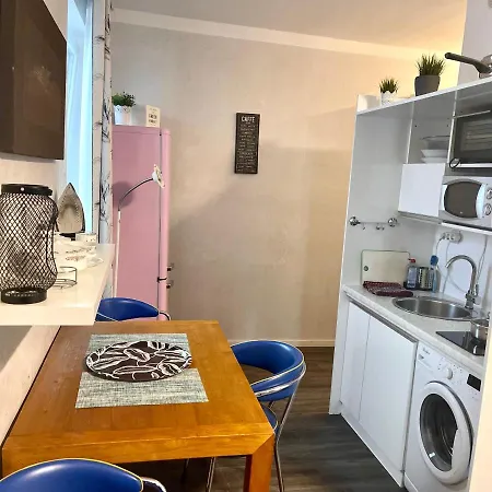Munich Aparthotel Hotel apartamentowy 3*