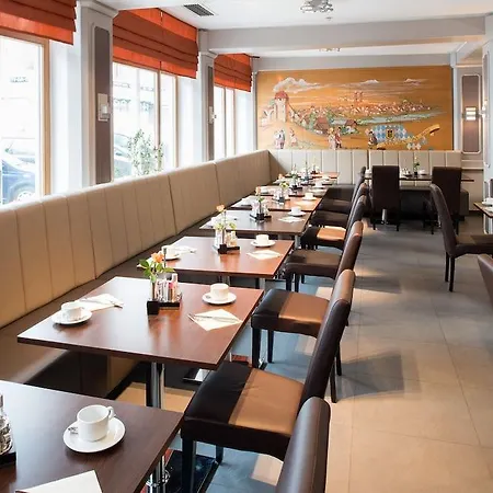 Munich Aparthotel 3*